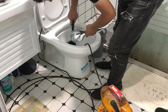 榕城马桶堵塞自己疏通还是找师傅？专业上门服务让你省时更省心